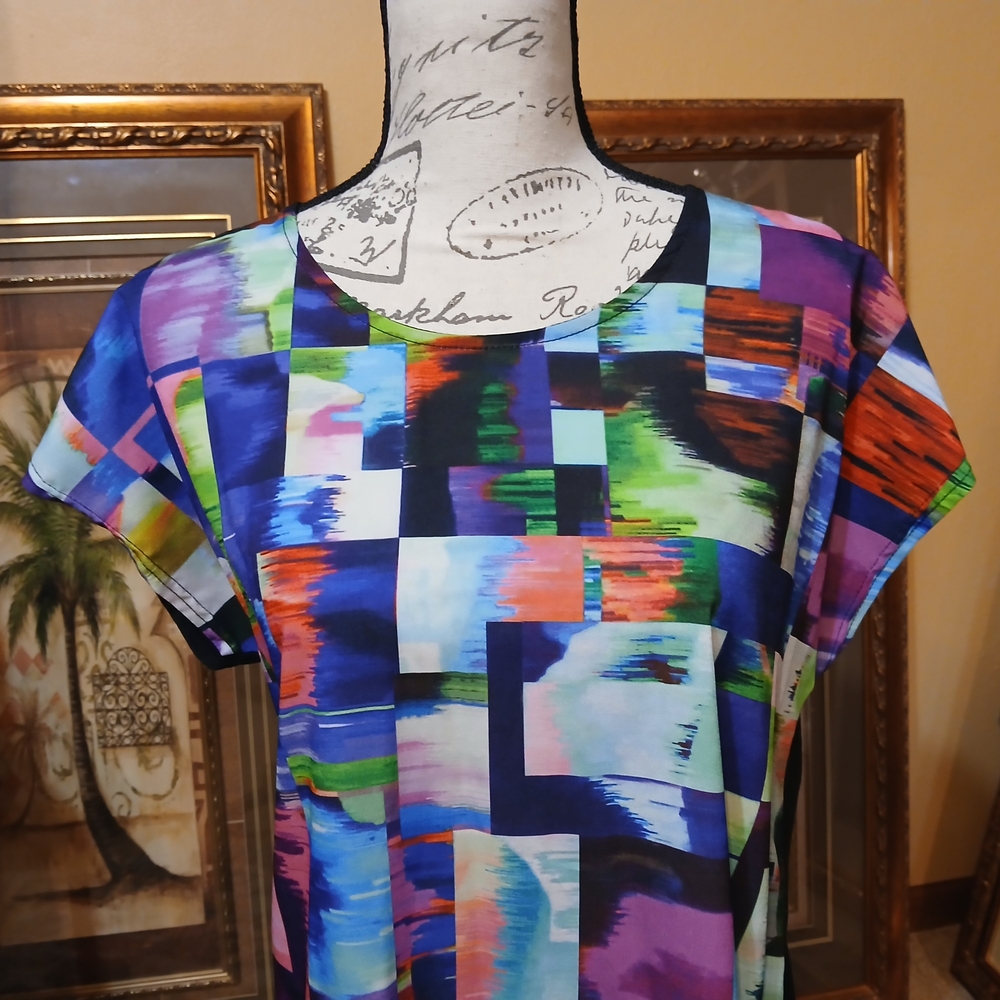 Blue and Purple Graphic Short Sleeve Tee